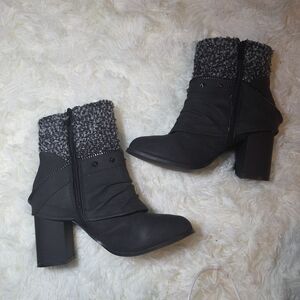 Two Lips Black Heeled Boots with Knit Cuff